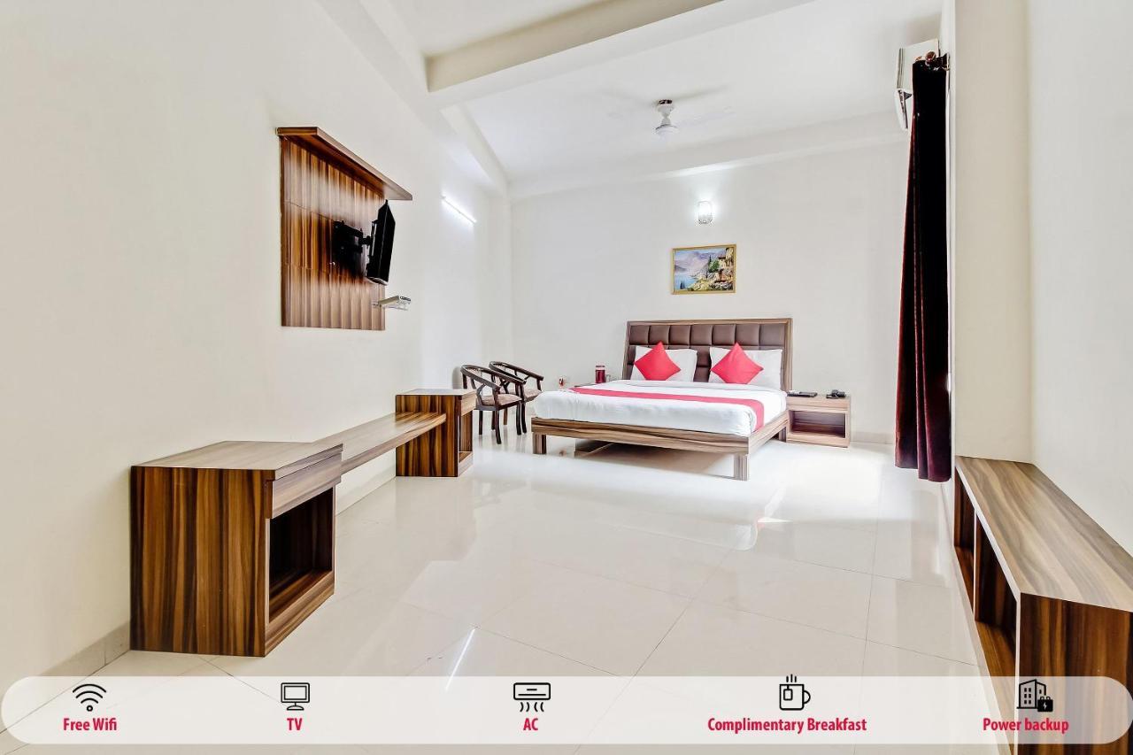 Oyo 10213 Hotel Panache Mathura Kültér fotó