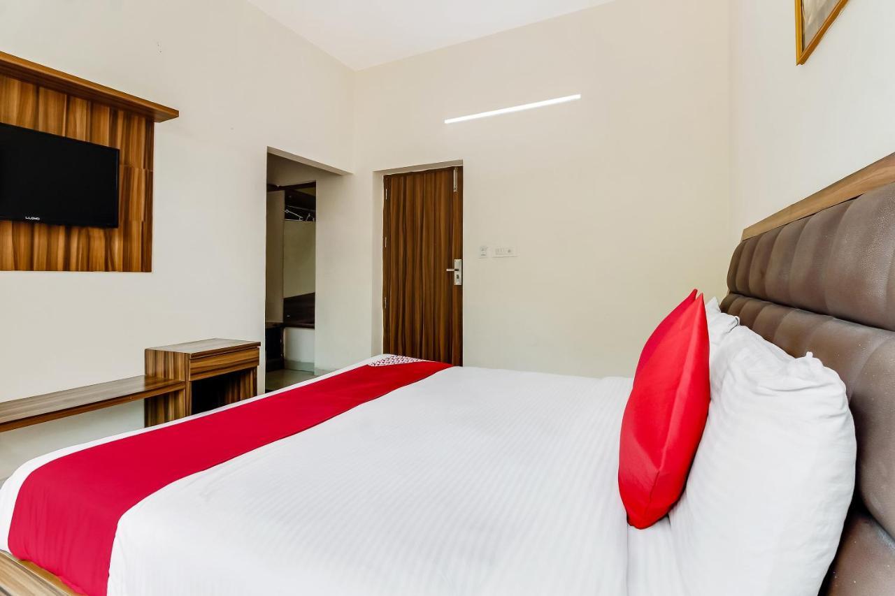 Oyo 10213 Hotel Panache Mathura Kültér fotó