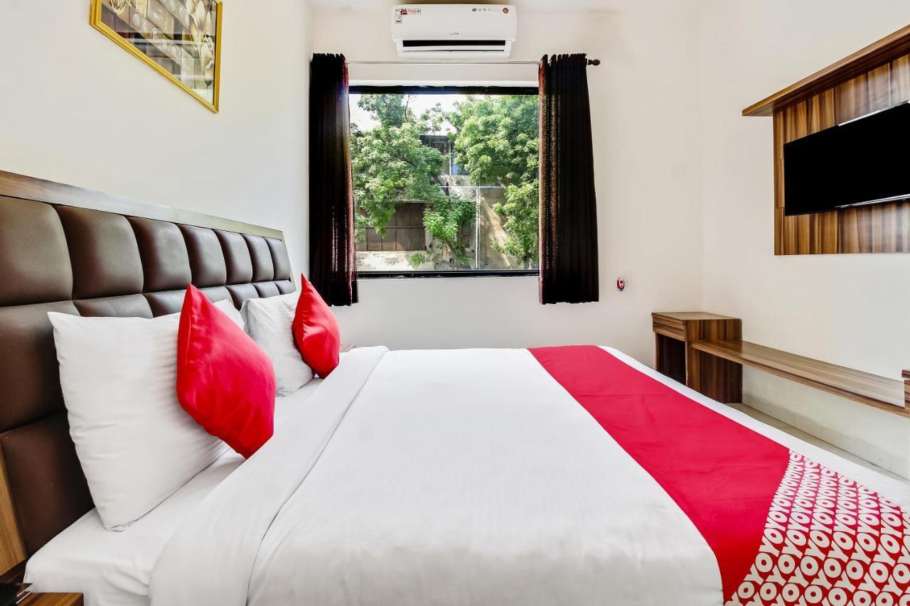 Oyo 10213 Hotel Panache Mathura Kültér fotó