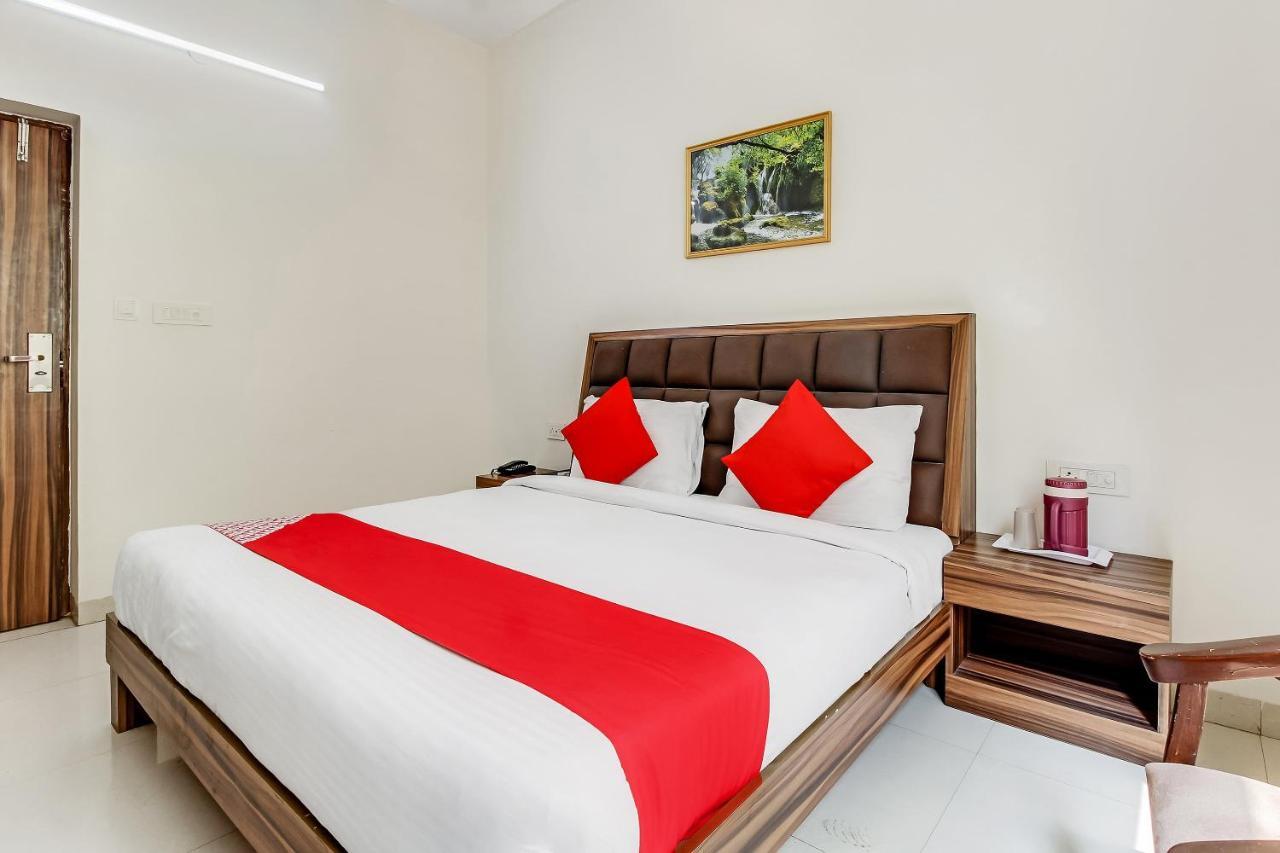 Oyo 10213 Hotel Panache Mathura Kültér fotó