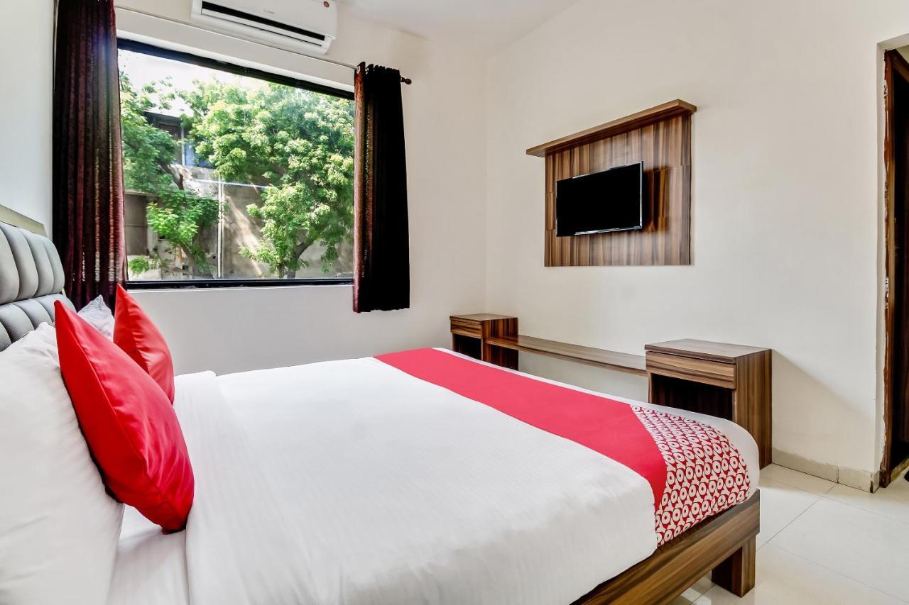 Oyo 10213 Hotel Panache Mathura Kültér fotó