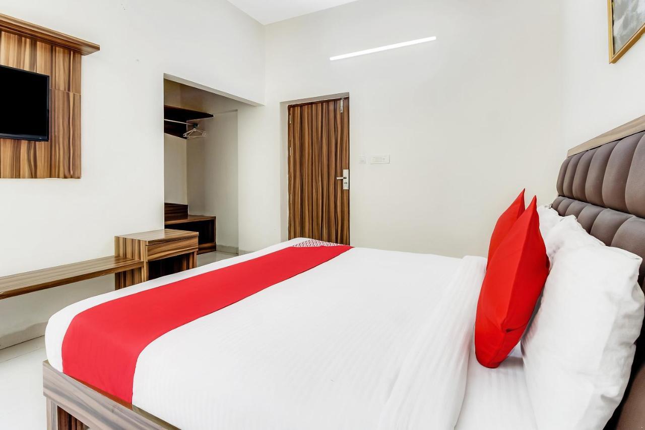 Oyo 10213 Hotel Panache Mathura Kültér fotó