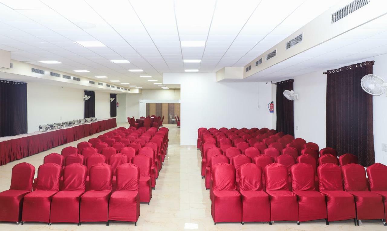 Oyo 10213 Hotel Panache Mathura Kültér fotó