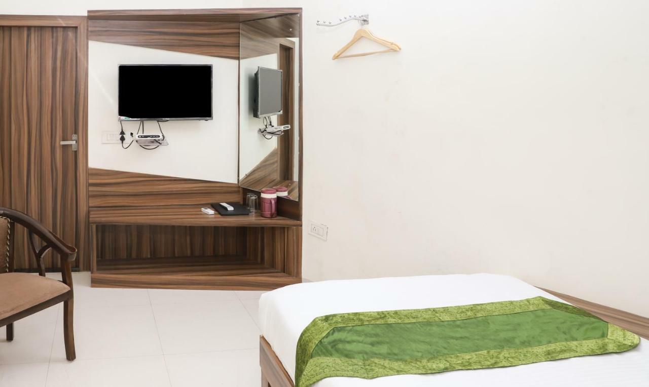 Oyo 10213 Hotel Panache Mathura Kültér fotó